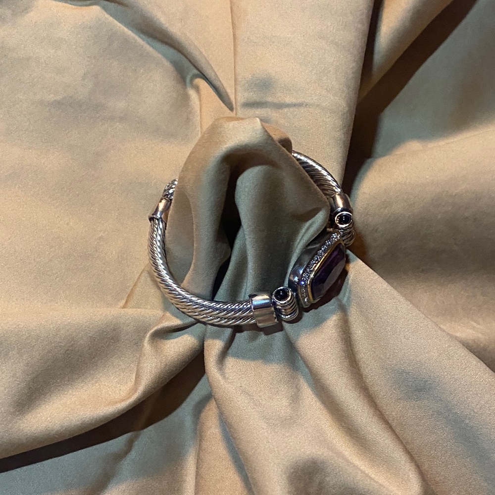 Elegant Silver Bracelet with Purple Gemstone - Picture 4 of 8